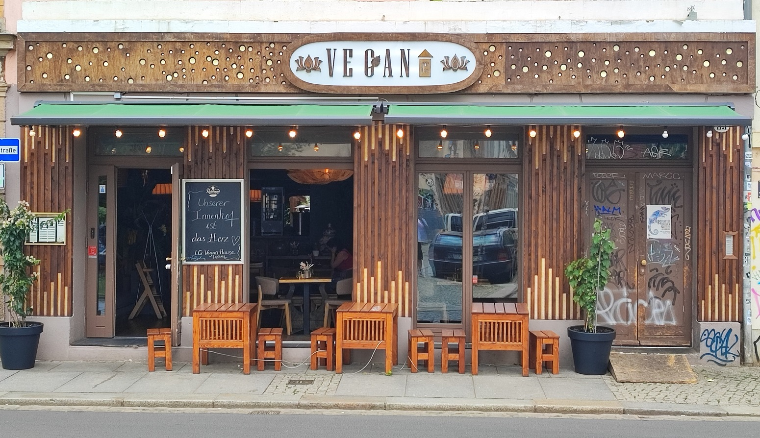 VEGAN HOUSE